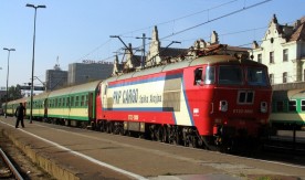 Lokomotywa elektryczna ET22-2000 z pociągiem Intercity "Sukiennice" z Gdyni Głównej do Krakowa Głównego na stacji Łódź Fabryczna. 20 października 2005 r. Fot. Seweryn Dębski.

Sygnatura: CD31B/351.