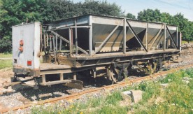 Przyczepa tramwajowa P-12 służąca do przewozu tłucznia. Torowisko tramwajowe przy...