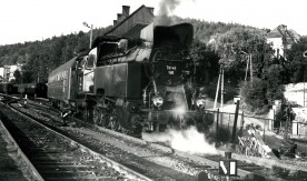 Parowóz TKt48-168 z MD Nowy Sącz z pociągiem osobowym na stacji w Krynicy-Zdroju. 20 września 1980 r. Fot. Jerzy Szeliga.

Sygnatura: 737/2.