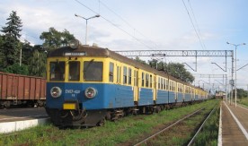 Elektryczny zespół trakcyjny EN57-850 PKP Przewozów Regionalnych z Wrocławia Głównego...